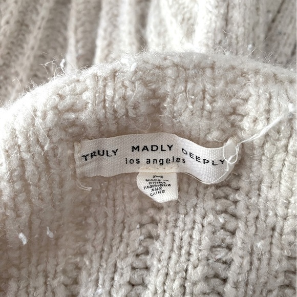 TRULY MADLY DEEPLY OATMEAL COLORED OPEN FRONT KNIT CARDIGAN UO SIZE MEDIUM - Picture 3 of 4